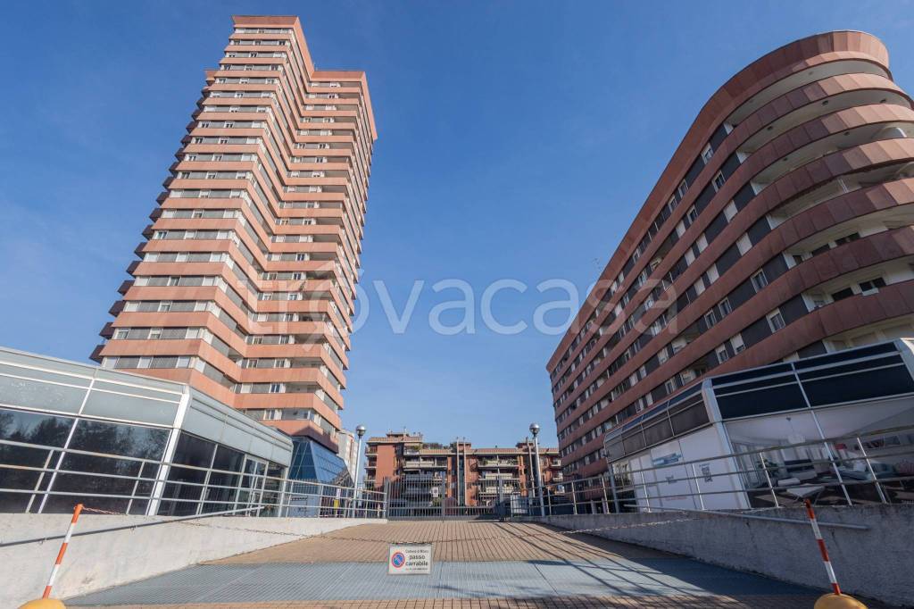 appartamento in vendita a Milano in zona Adriano