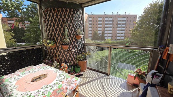 appartamento in vendita a Milano in zona Lorenteggio