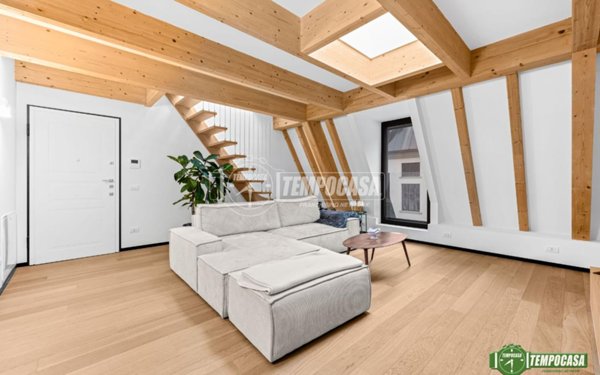 appartamento in vendita a Milano in zona Porta Nuova