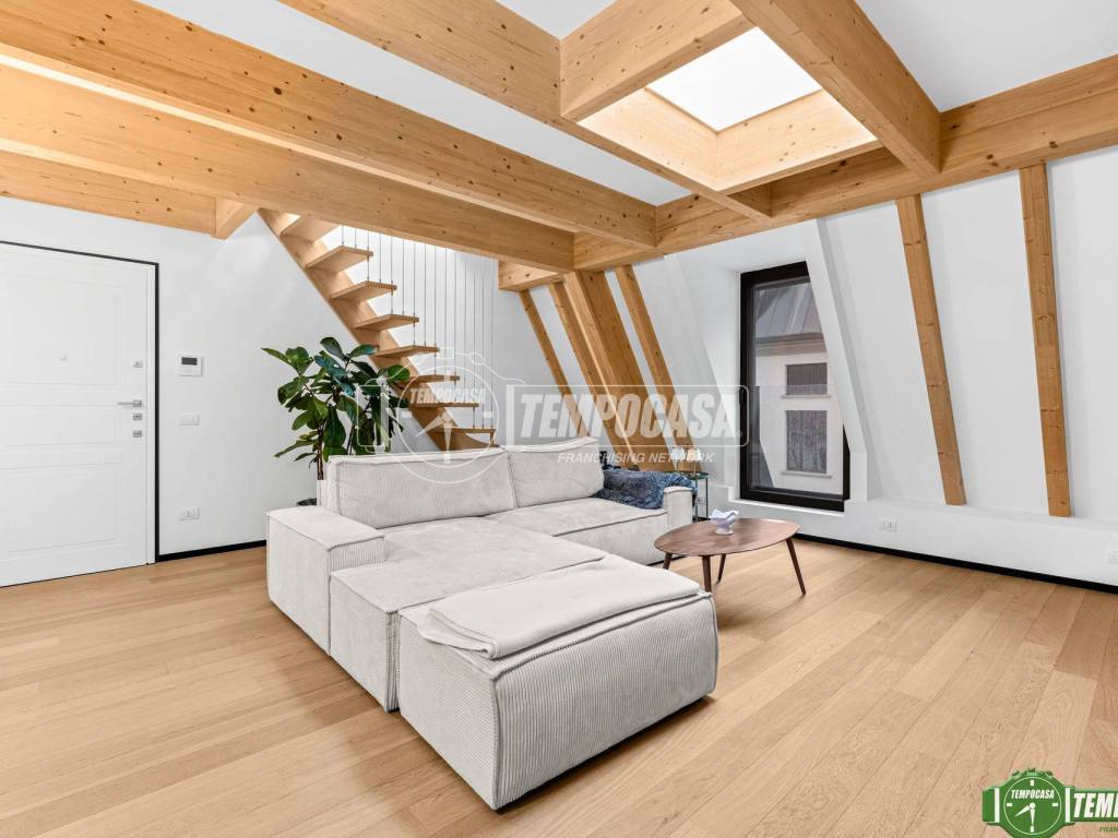 appartamento in vendita a Milano in zona Porta Nuova