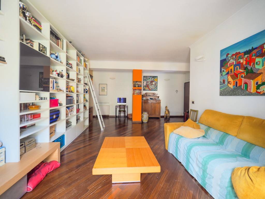 appartamento in vendita a Milano in zona Isola