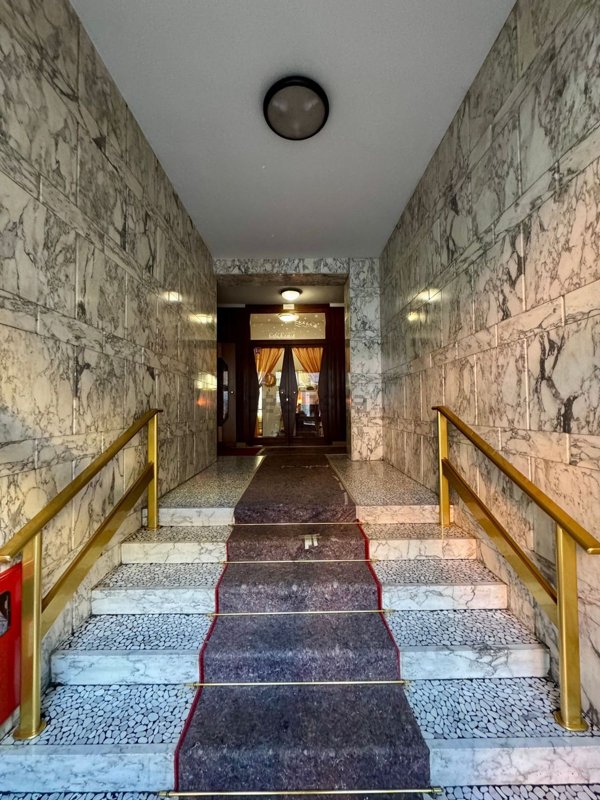 appartamento in vendita a Milano in zona Bocconi