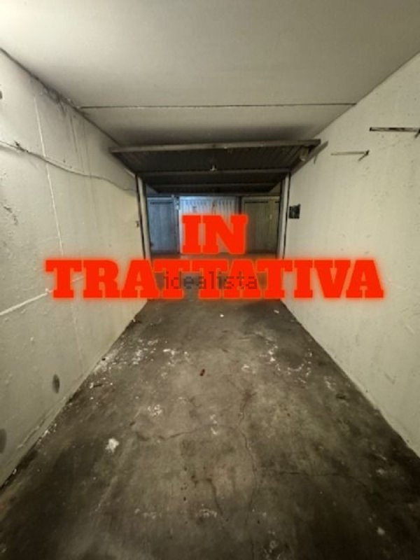 ufficio in vendita a Milano in zona Quarto Oggiaro