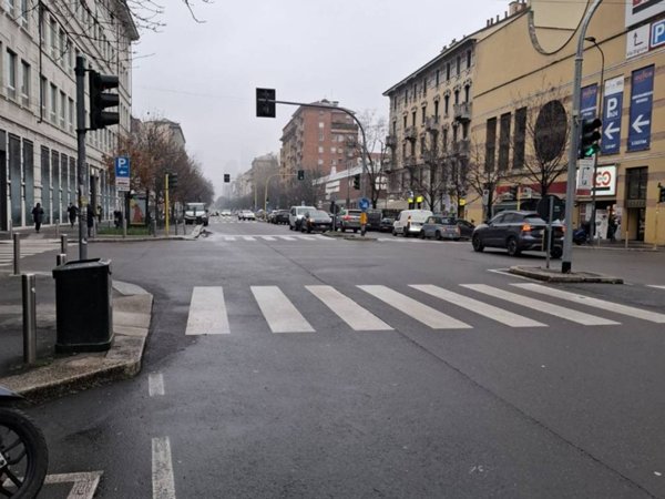 negozio in vendita a Milano in zona Solari