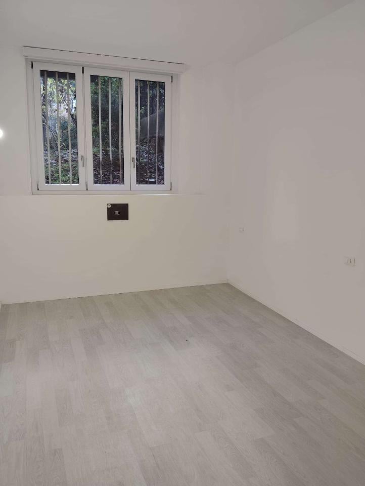 appartamento in vendita a Milano in zona Lorenteggio