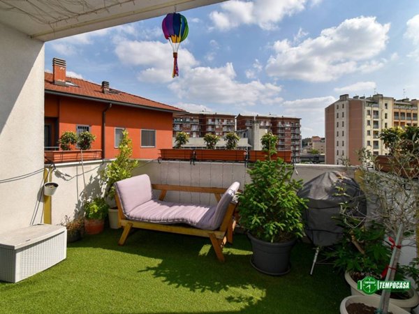 appartamento in vendita a Milano in zona Famagosta
