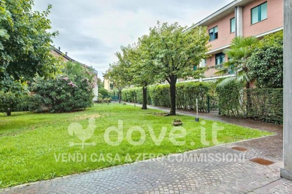 appartamento in vendita a Milano in zona Quarto Oggiaro