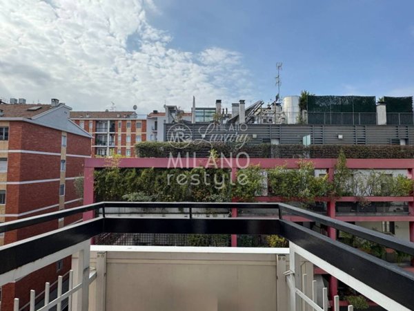 appartamento in vendita a Milano in zona Sempione