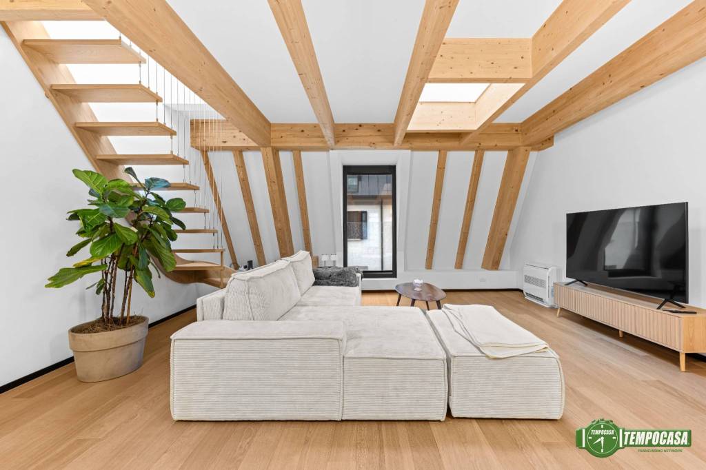 appartamento in vendita a Milano in zona Porta Nuova