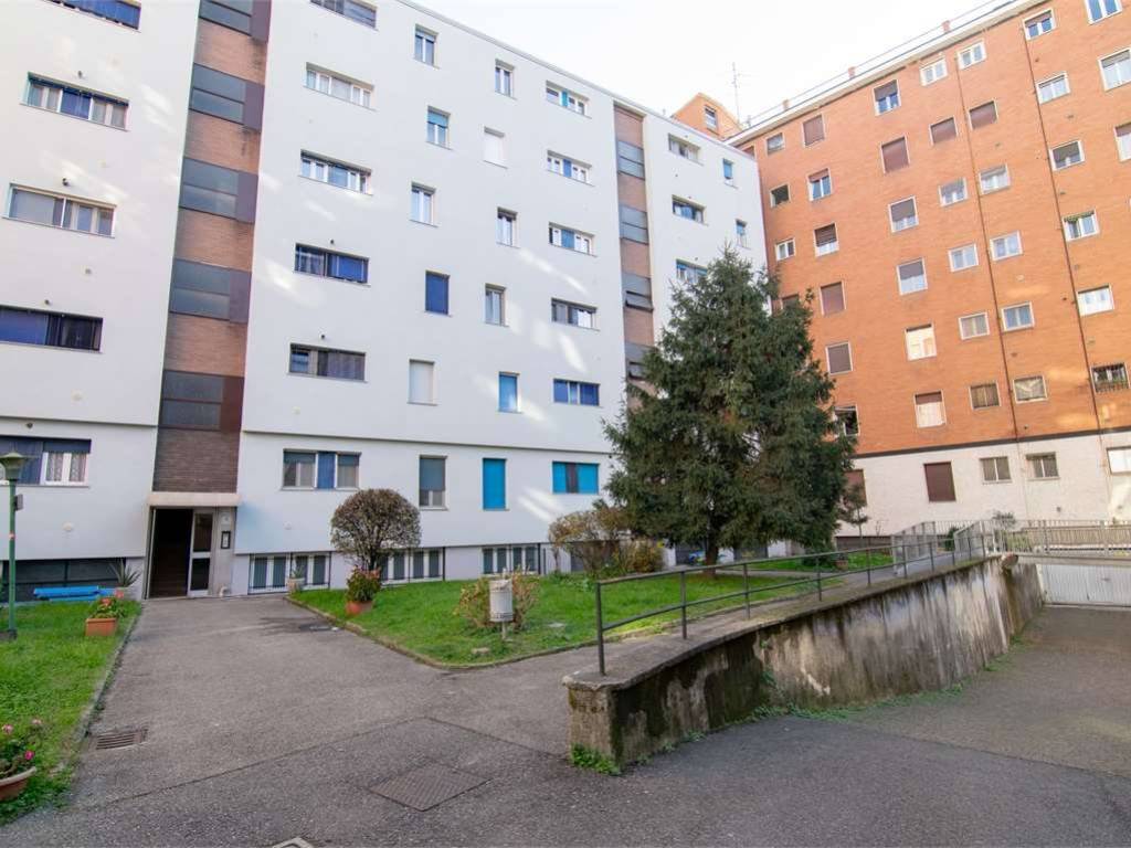 appartamento in vendita a Milano in zona Affori