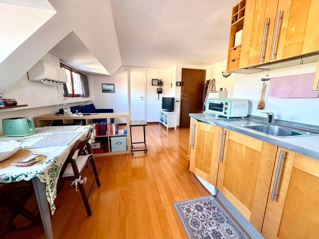 appartamento in vendita a Milano in zona Piazzale Lodi