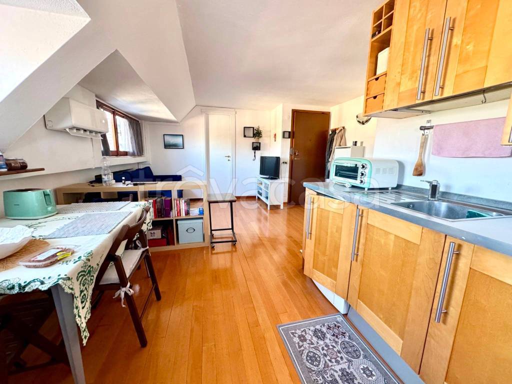 appartamento in vendita a Milano in zona Porta Vittoria