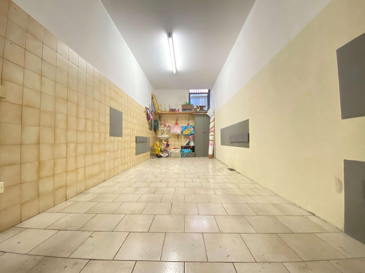 negozio in vendita a Milano in zona Città Studi