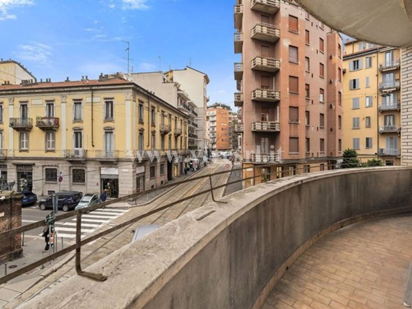 appartamento in vendita a Milano in zona Guastalla