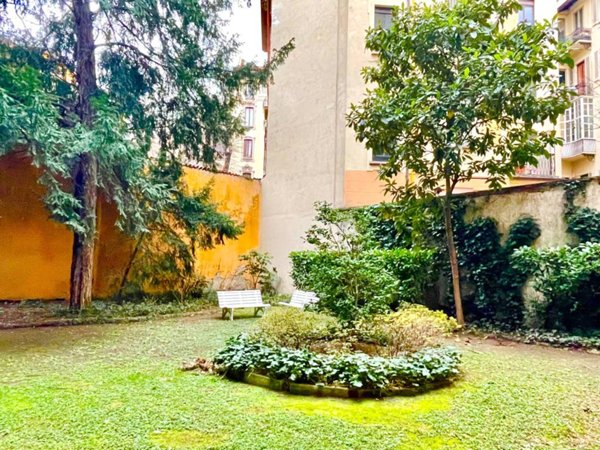 appartamento in vendita a Milano in zona Cadorna