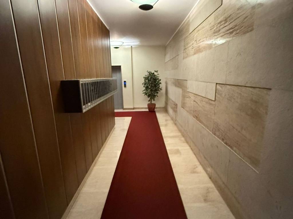 appartamento in vendita a Milano in zona Baggio