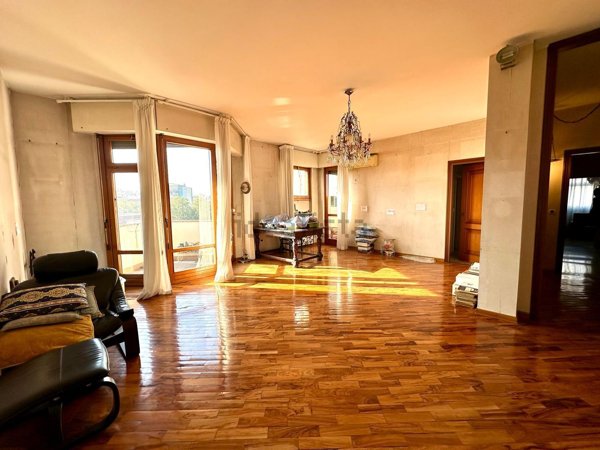 appartamento in vendita a Milano in zona Città Studi