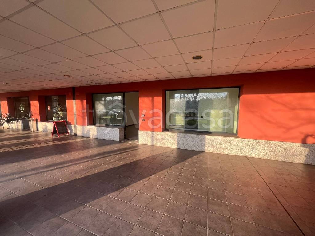 negozio in vendita a Milano in zona Bruzzano