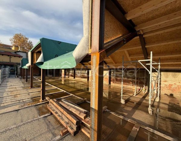 appartamento in vendita a Milano in zona Cascina dei Pomi