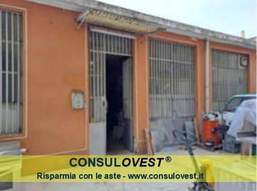 negozio in vendita a Milano in zona Bruzzano