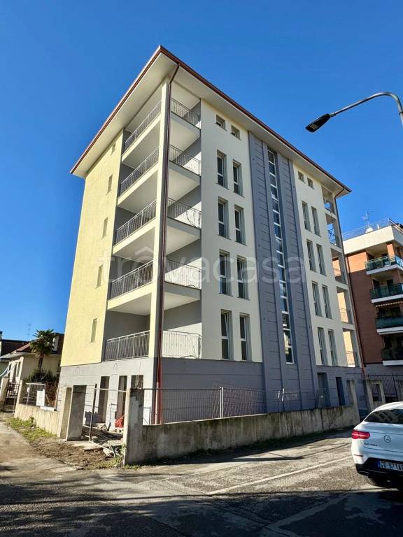 appartamento in vendita a Milano in zona Vialba