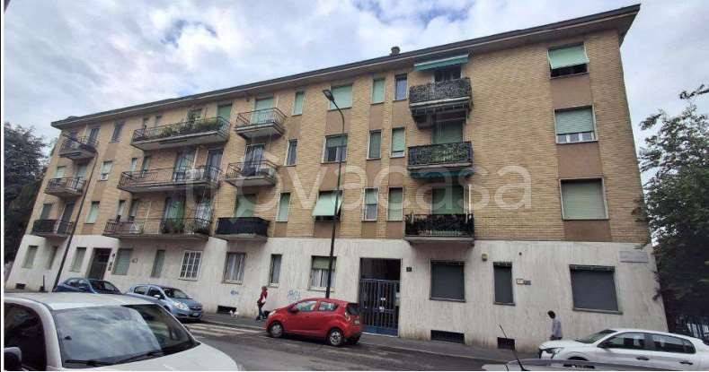 appartamento in vendita a Milano in zona Baggio