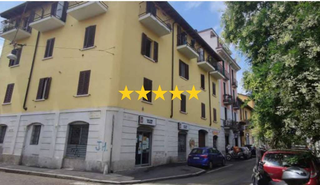 appartamento in vendita a Milano in zona Baggio