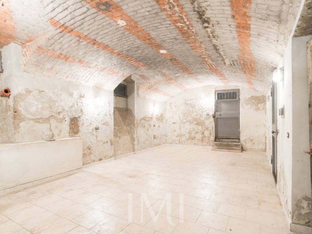 locale commerciale in vendita a Milano in zona Chiesa Rossa