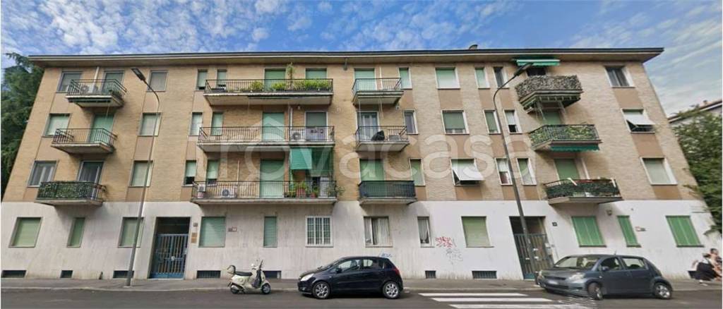 appartamento in vendita a Milano in zona Baggio