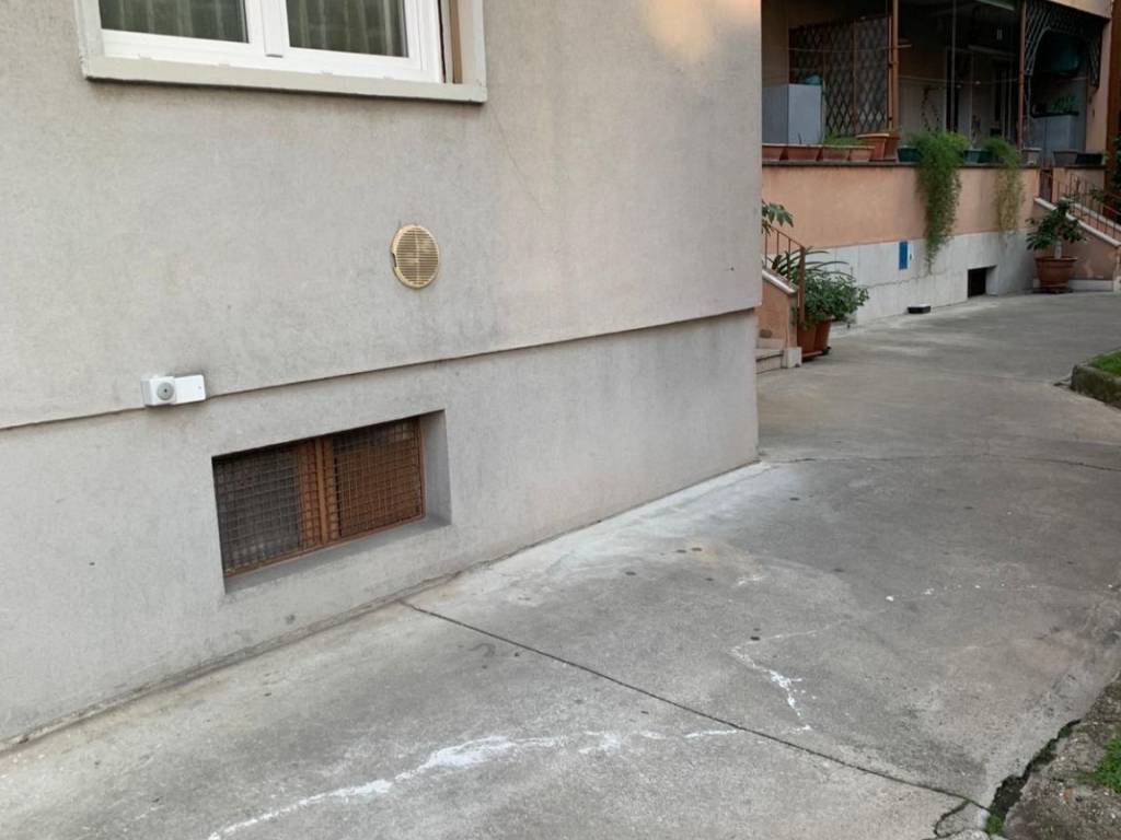 locale commerciale in vendita a Milano in zona Crescenzago