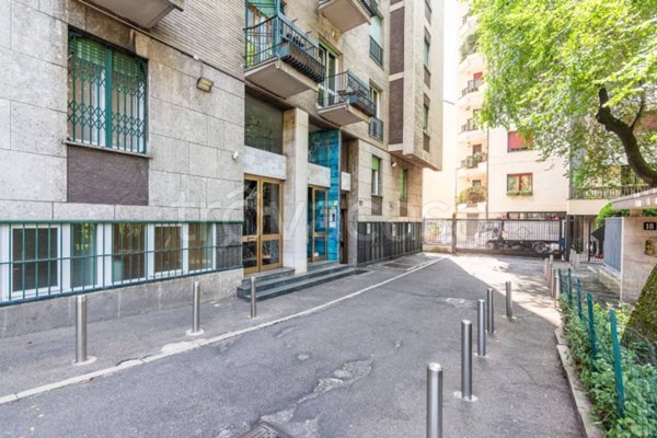 appartamento in vendita a Milano in zona Bocconi