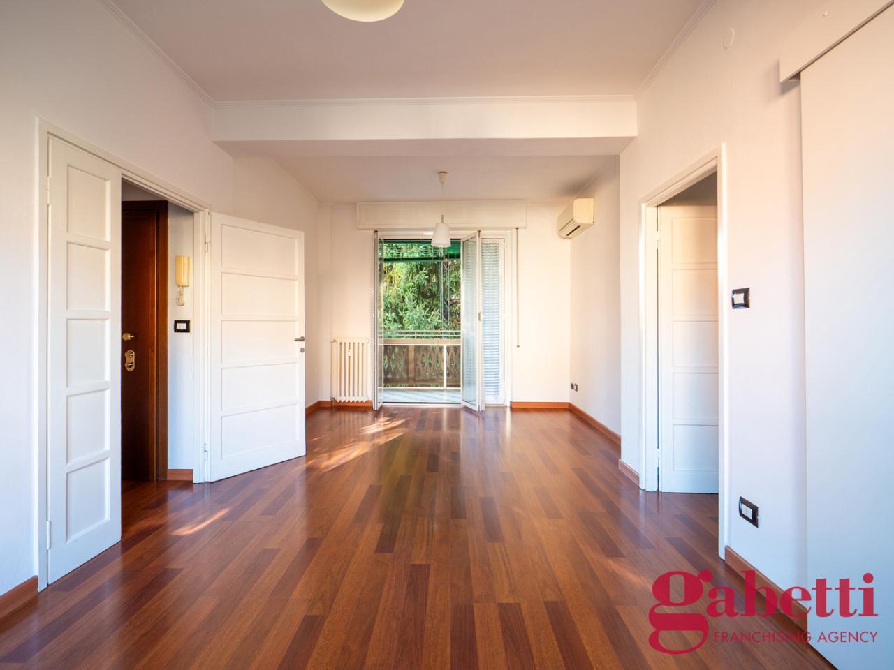 appartamento in vendita a Milano in zona Cagnola