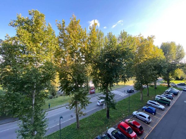 appartamento in vendita a Milano in zona Famagosta