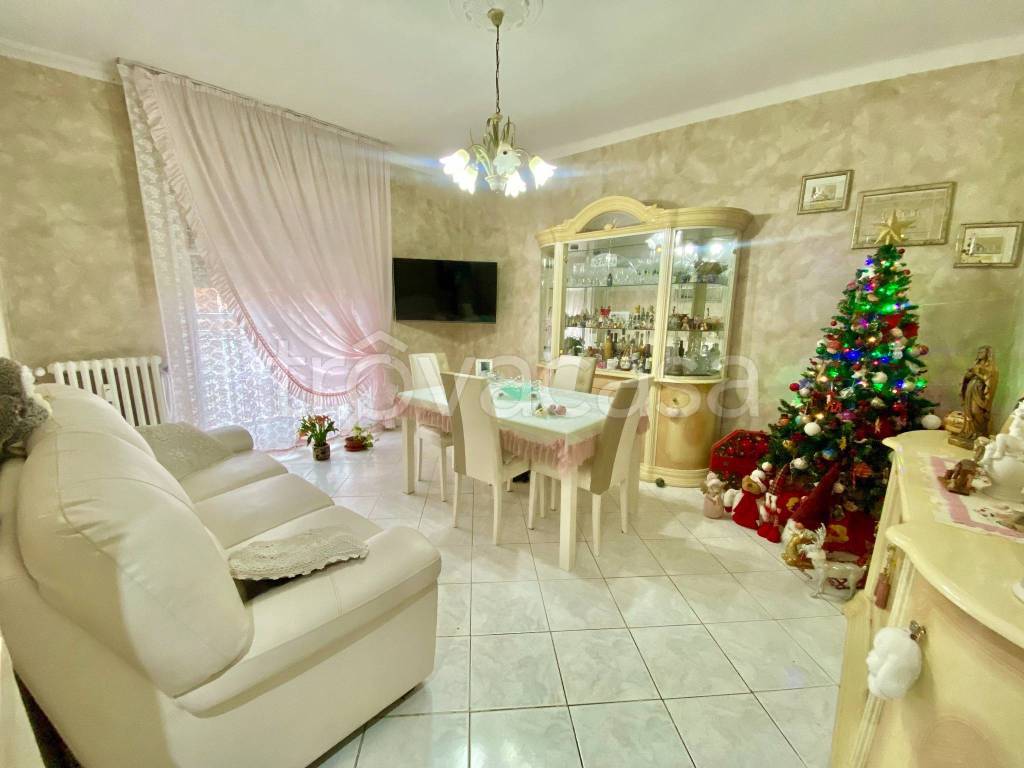 appartamento in vendita a Milano in zona Baggio