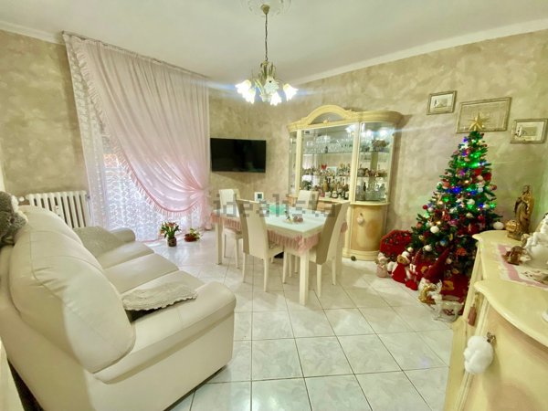 appartamento in vendita a Milano in zona Baggio