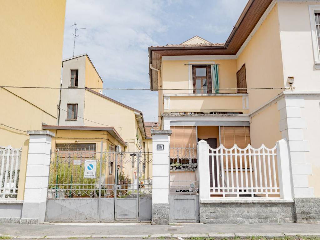 appartamento in vendita a Milano in zona Ponte Lambro