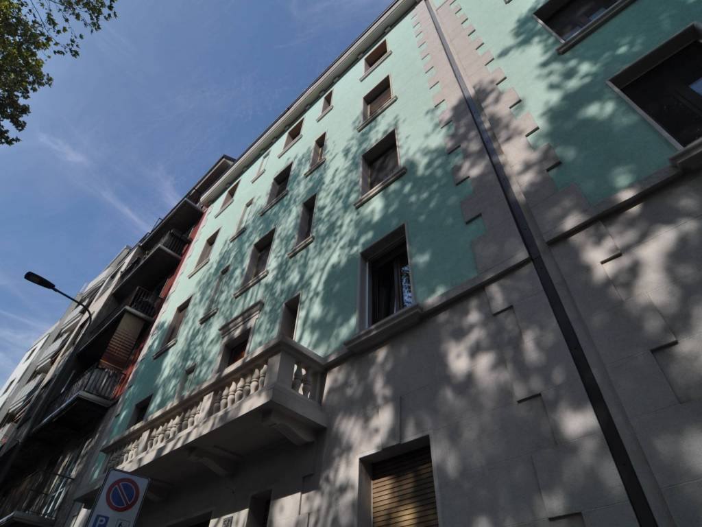 appartamento in vendita a Milano in zona Lorenteggio