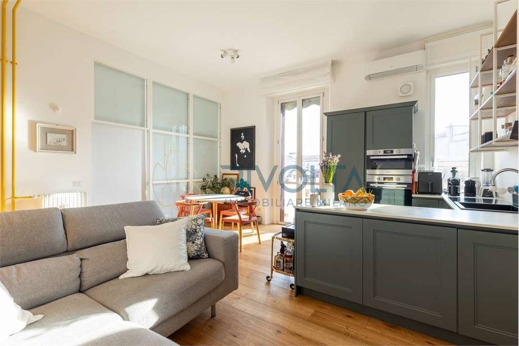 appartamento in vendita a Milano in zona Bocconi