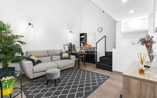 appartamento in vendita a Milano in zona Morivione