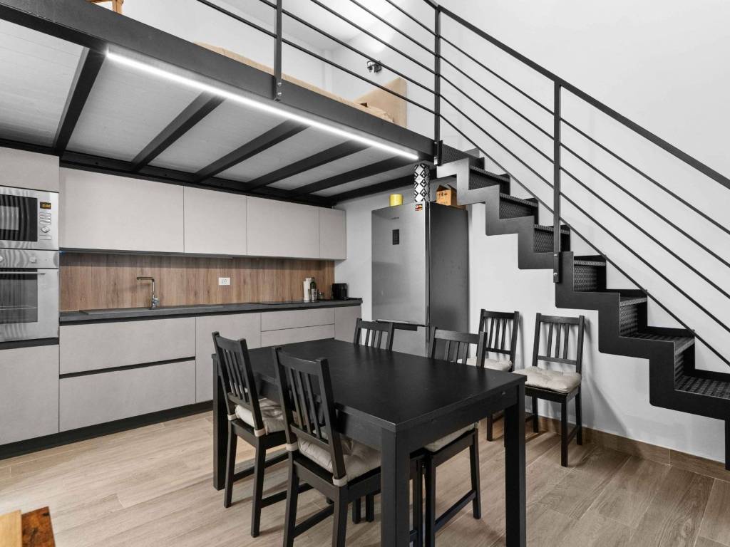 appartamento in vendita a Milano in zona Morivione