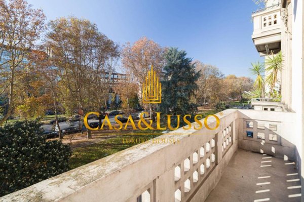 appartamento in vendita a Milano in zona Sempione