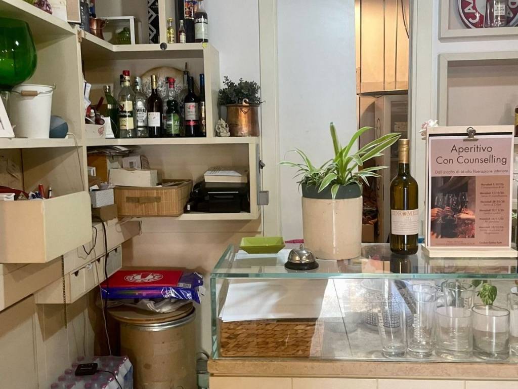 negozio in vendita a Milano in zona Famagosta