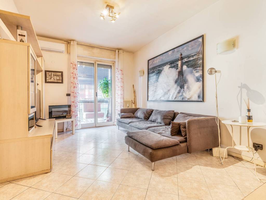 appartamento in vendita a Milano in zona Adriano