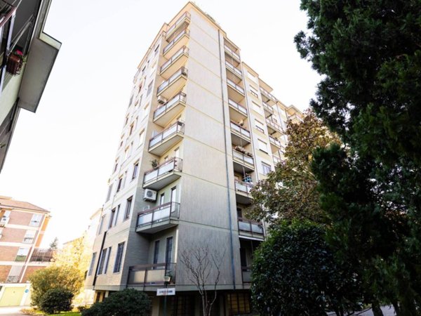 appartamento in vendita a Milano in zona Gorla