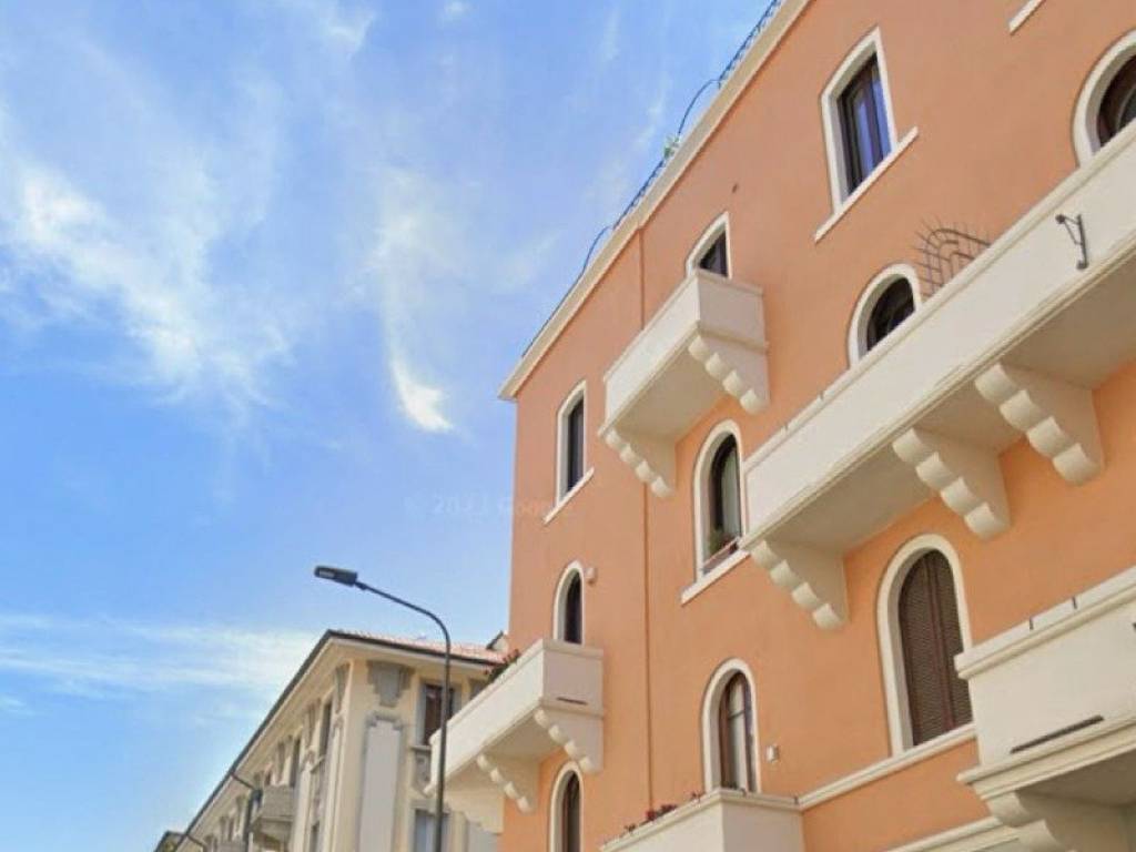 appartamento in vendita a Milano in zona Centro Direzionale