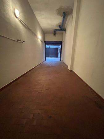 negozio in vendita a Milano in zona Porta Romana