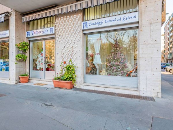 negozio in vendita a Milano