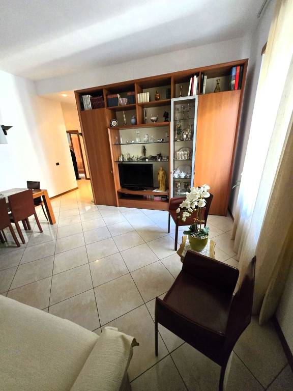 appartamento in vendita a Milano in zona Porta Garibaldi