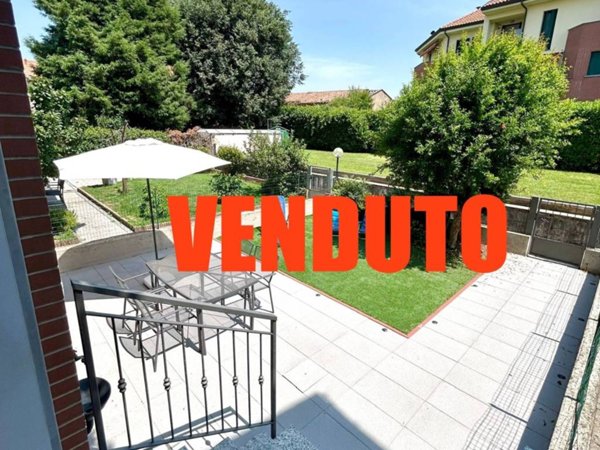 appartamento in vendita a Milano in zona Baggio