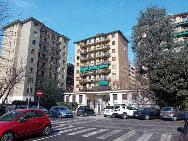 appartamento in vendita a Milano in zona Lorenteggio